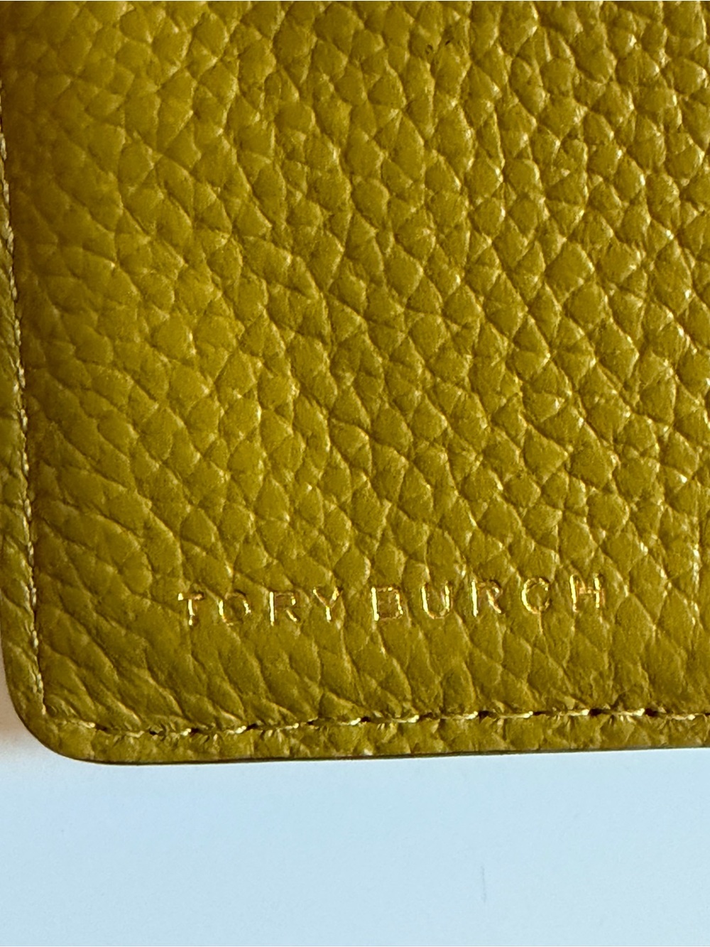 Tory Burch Green Pebbled Leather Zip Wallet - Picture 2 of 8